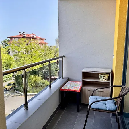 Sea View In Aurora Complex, Steps From The Святые Константин и Елена